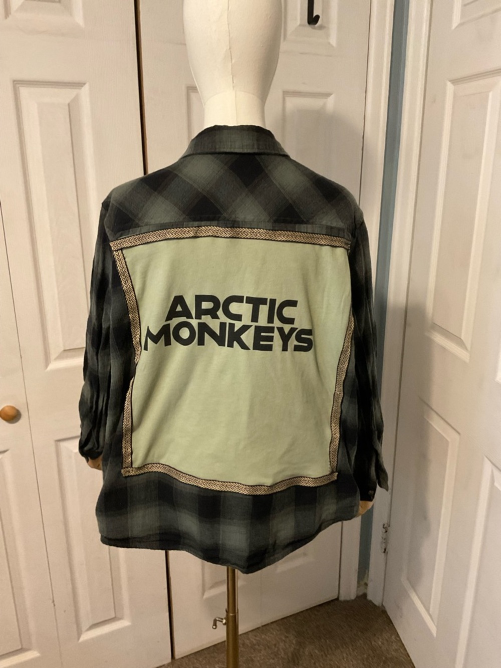 Arctic Monkeys Upcycled Back Graphic T-Shirt on Flannel - Women's Size XL